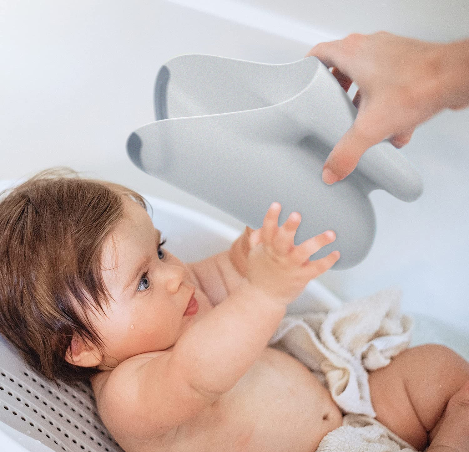 Tear-Free Rinse Pail #014IW
